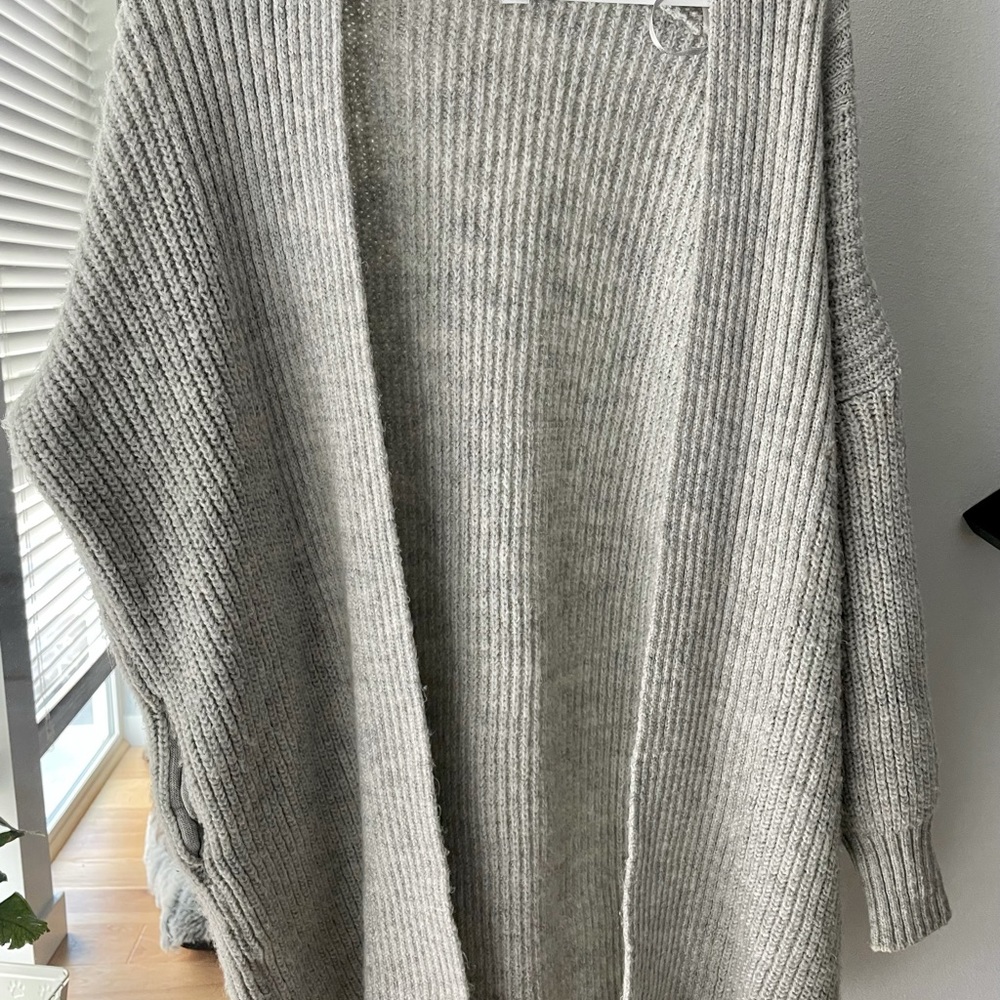 Gray Ribbed Open Front Cardigan - Picture 6 of 7
